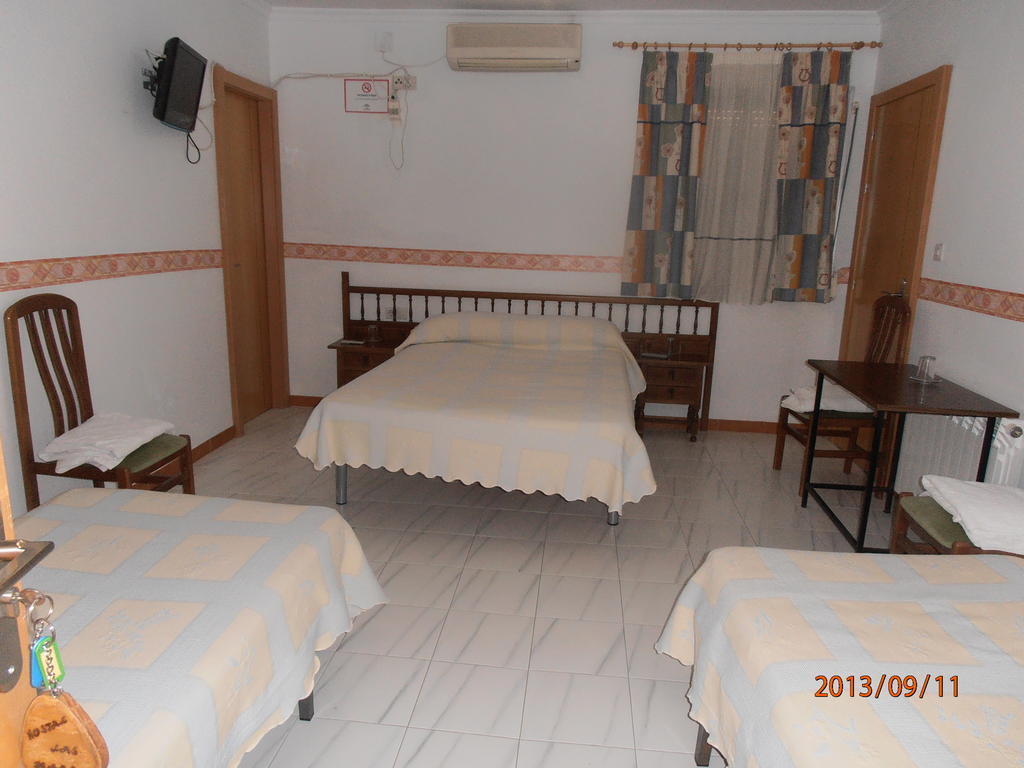 Hostal Restaurante Las Rejas Archidona Δωμάτιο φωτογραφία